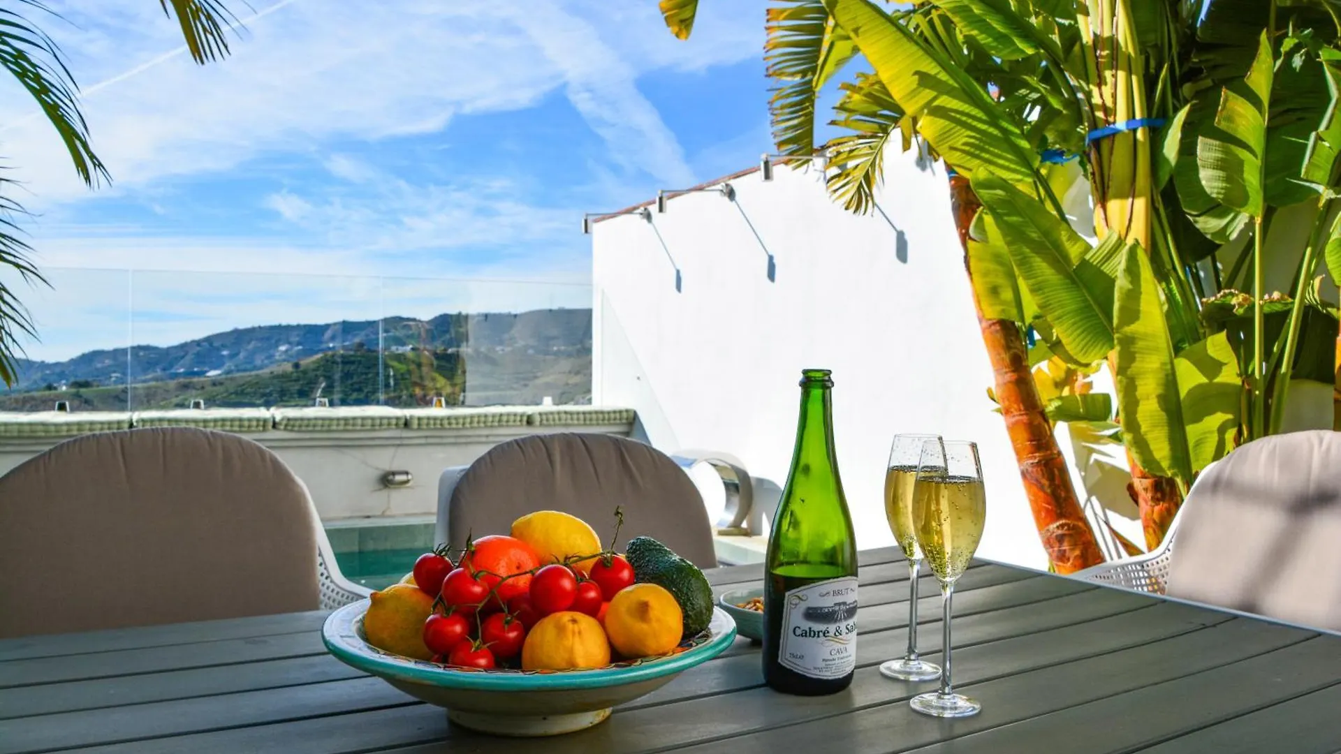 Luxury Center Townhouse In Frigiliana With Pool And Parking Hansonholiday Rentals Casa de Férias